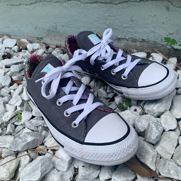 CONVERSE ALL STAR GREY W/FLORAL INSOLE SIZE 6 - Picture 5 of 10